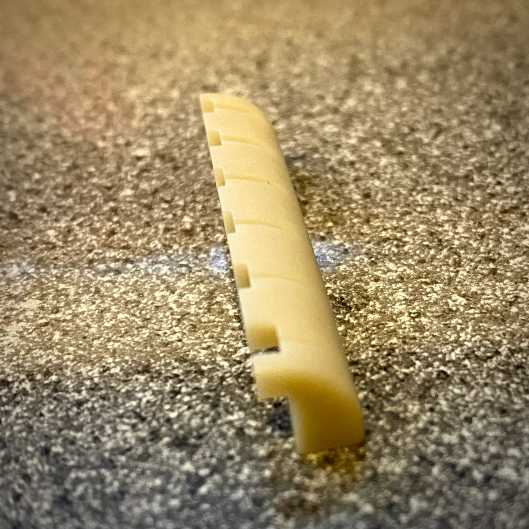 Earvana Compensated Nut – Acoustic & wound G SHELF TYPE - Image 4