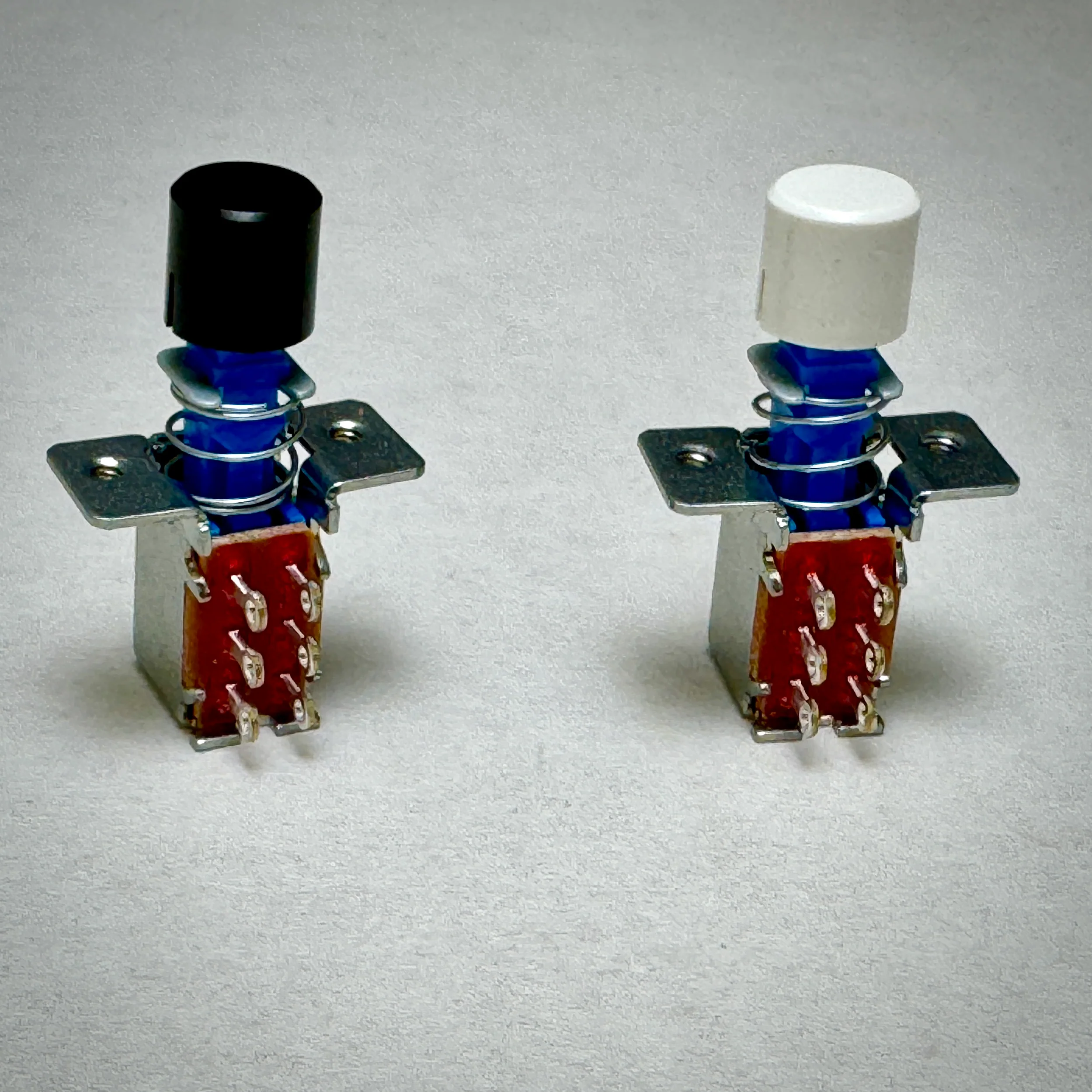 James Tyler or Fender style push button switch - Image 5
